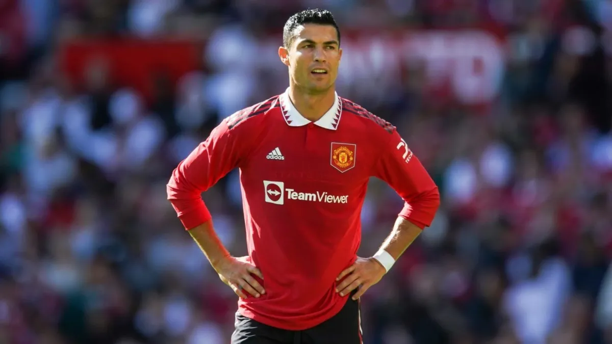 Việc Cristiano Ronaldo đi hay ở sẽ ảnh hưởng rất lớn cho kế hoạch năm sau của MU